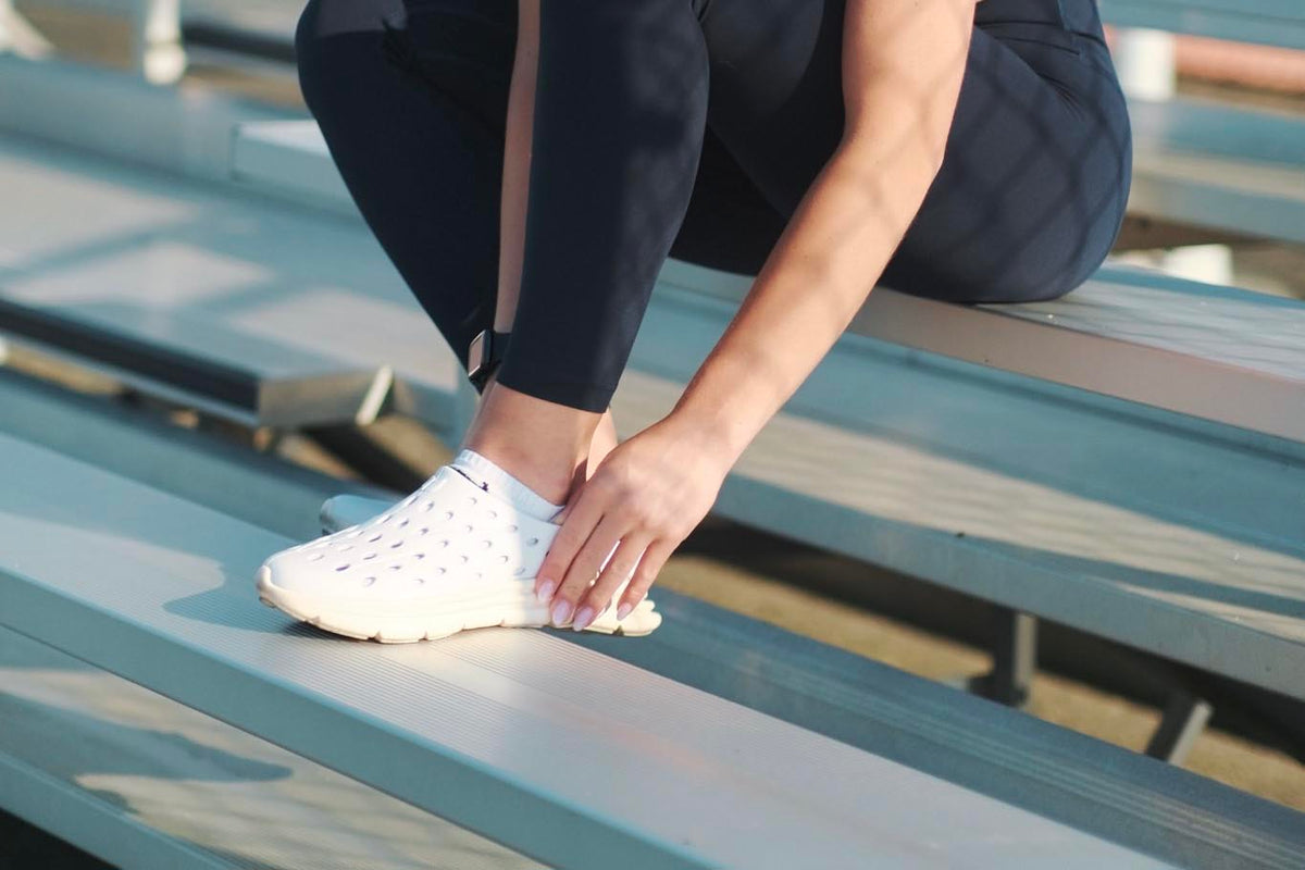 Why do my legs hurt from standing all day? Causes and relief
