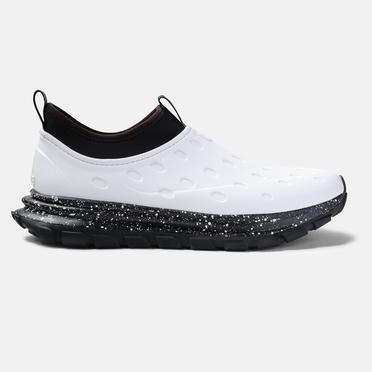 Revive AC - White / Black