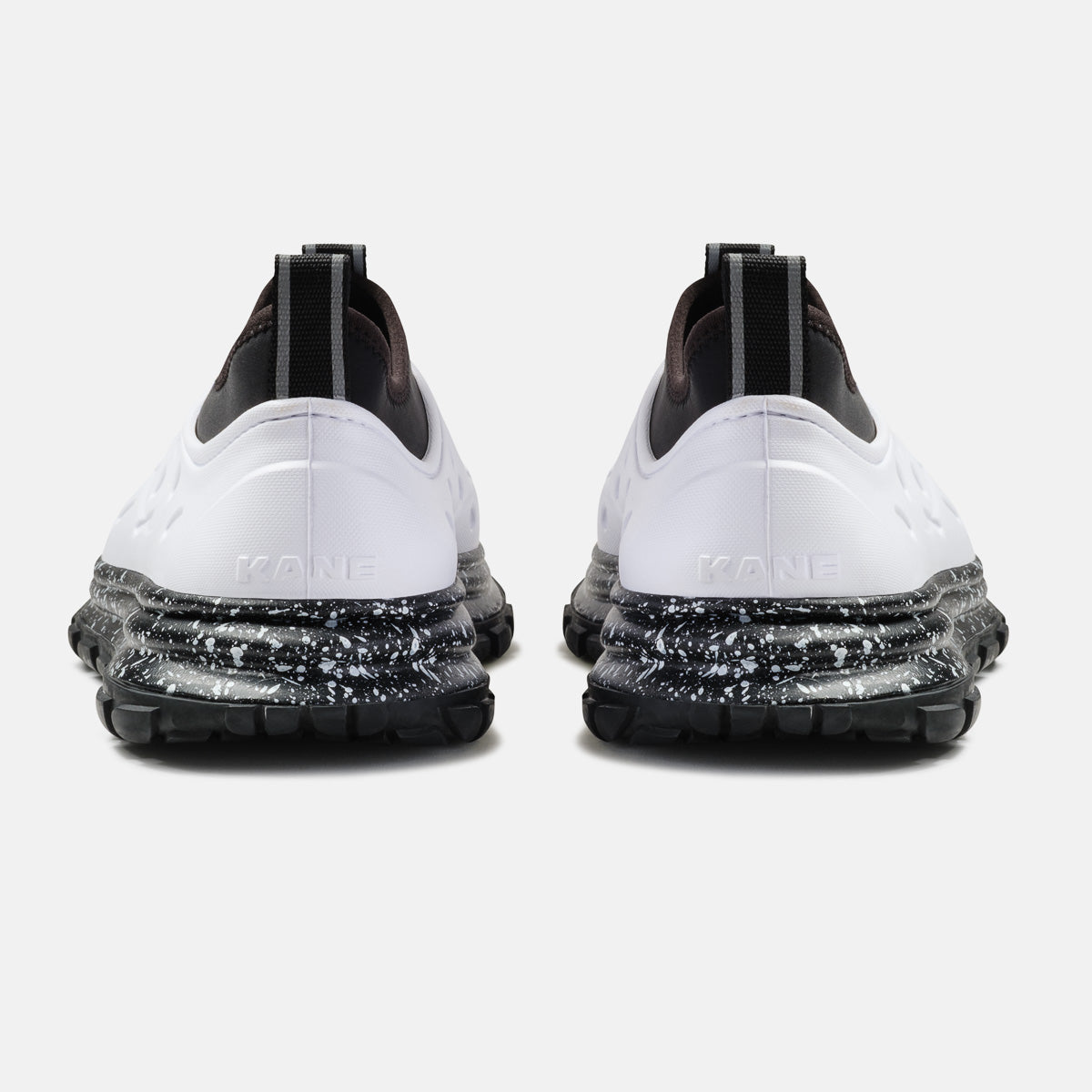 Revive AC - White / Black