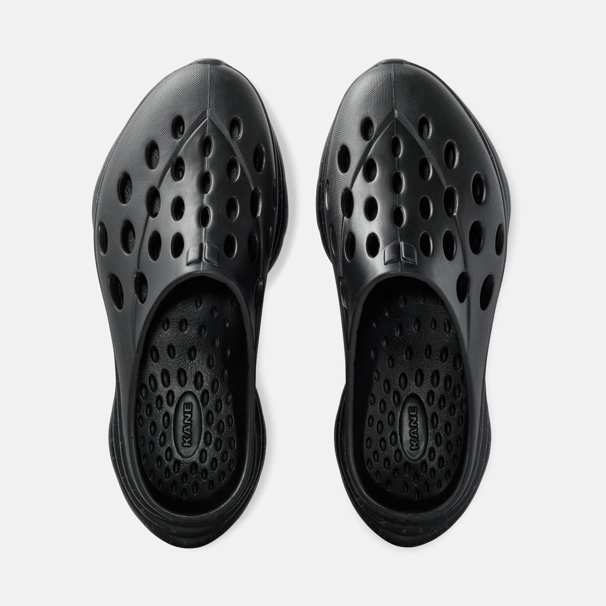 KANE Revive OB recovery shoe in black color, top view
