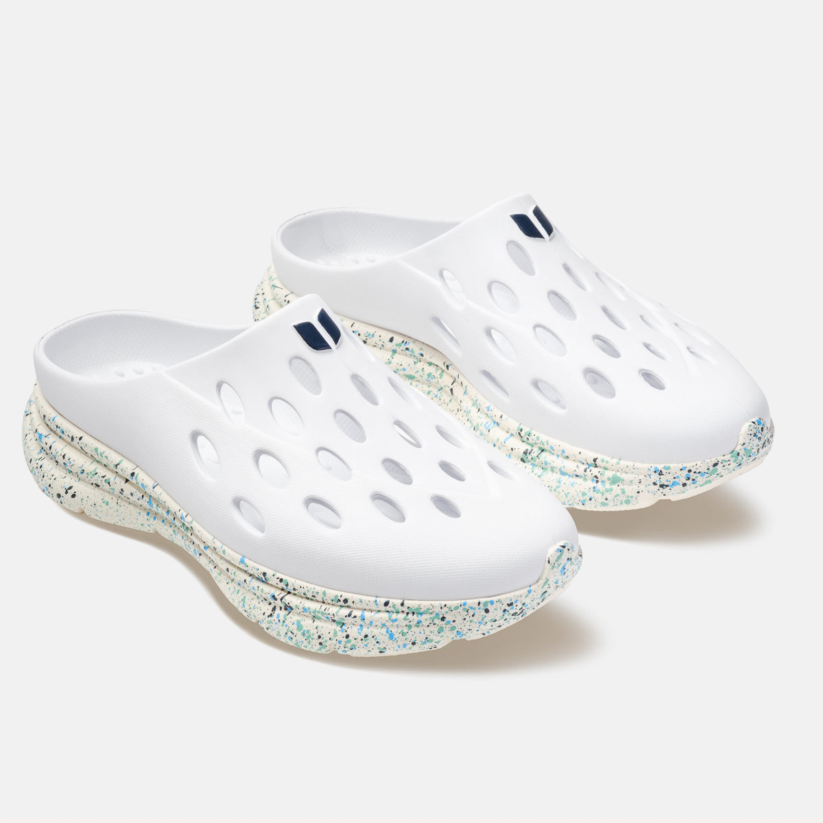 KANE Revive OB recovery shoe in white antique white speckle color, 3/4 view