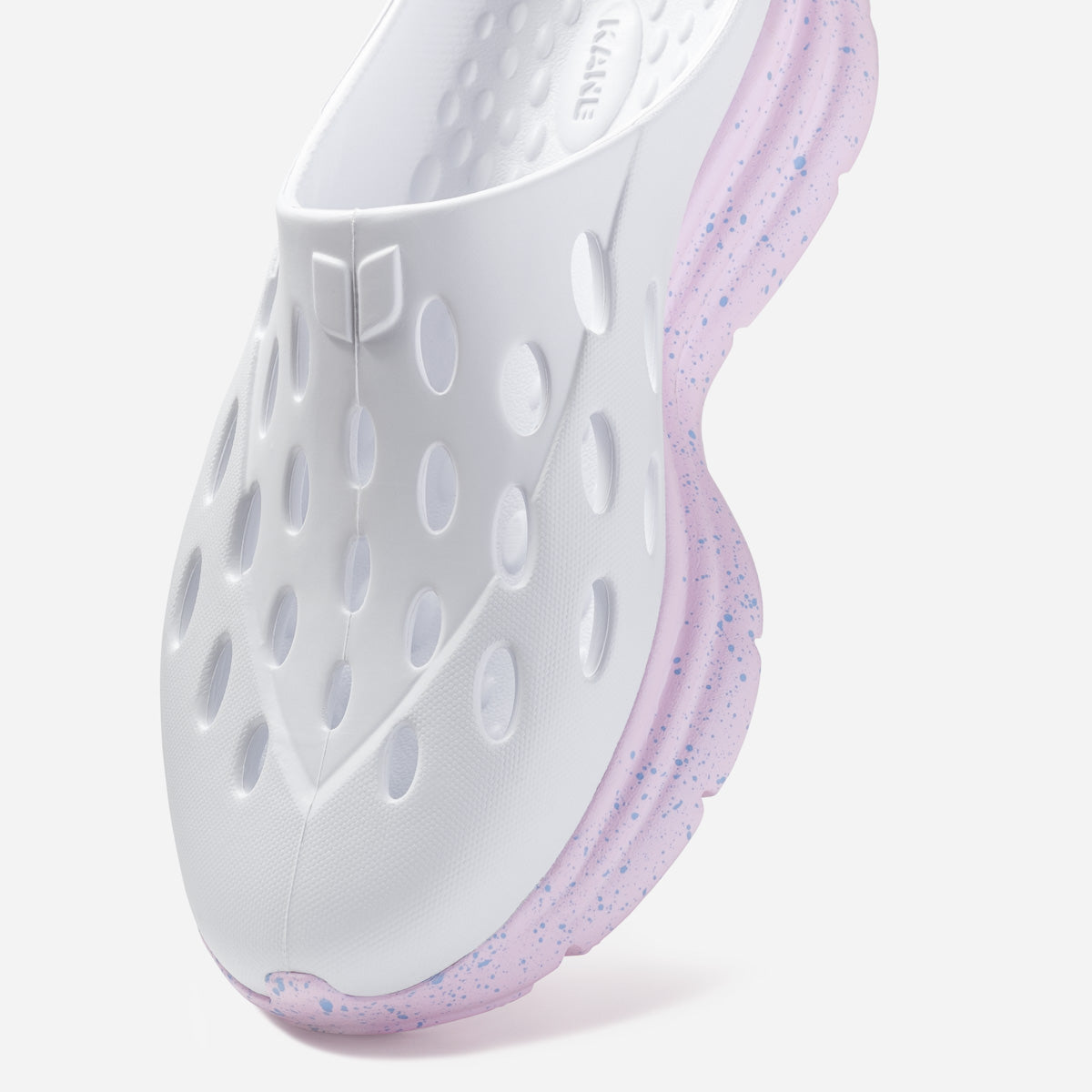 KANE Revive OB recovery shoe in white bubblegum speckle color, detail view