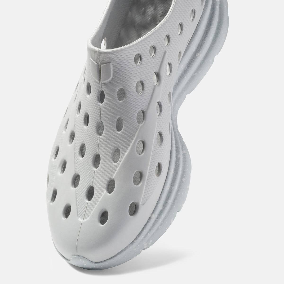 KANE Revive recovery shoe in stone color, detail view