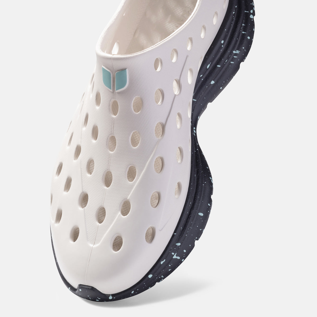 Seaside / Black Speckle – KANE Revive – Active Recovery Shoe