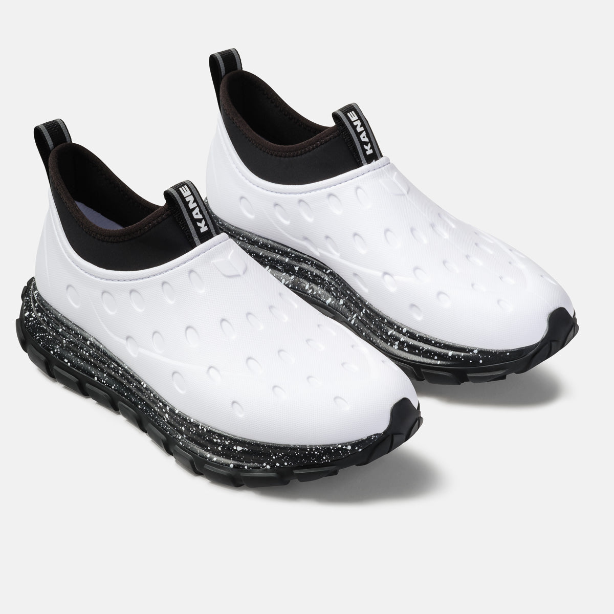 Revive AC - White / Black