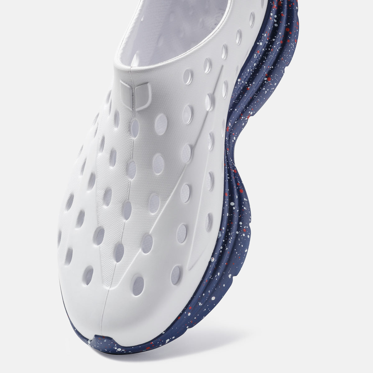 KANE Revive recovery shoe in stars and stripes color, detail view